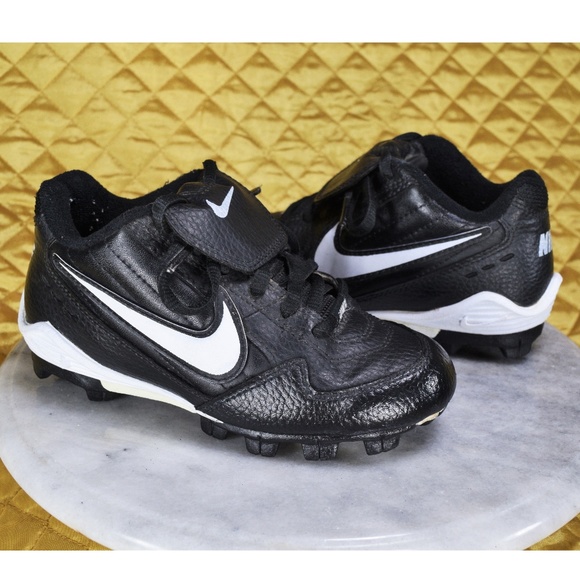 old nike baseball cleats